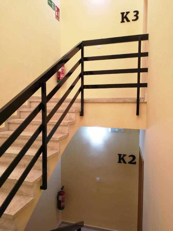Kubik Apartamentos K1 กาเซเรส ภายนอก รูปภาพ